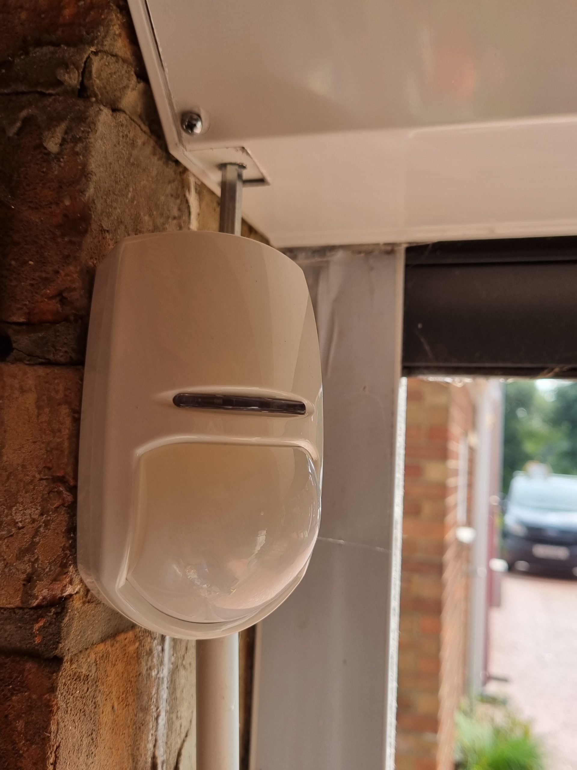 A wireless PIR for a wireless burglar alarm.